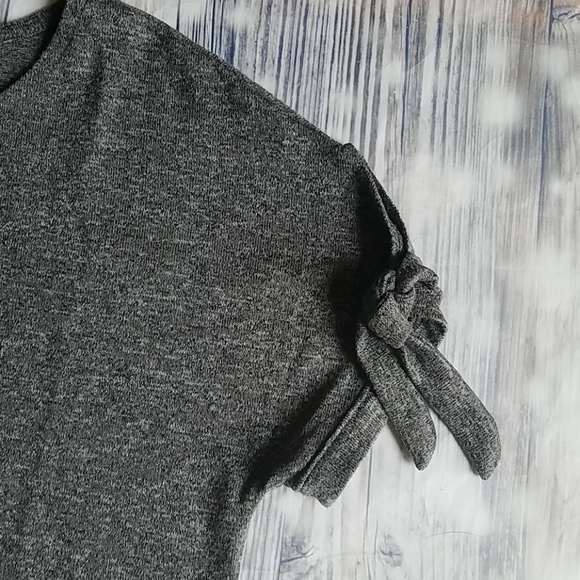 Bow Sleeve Top - Picture 3 of 8